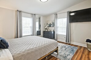 3 slaapkamers, een bureau, een strijkplank/strijkijzer, wifi