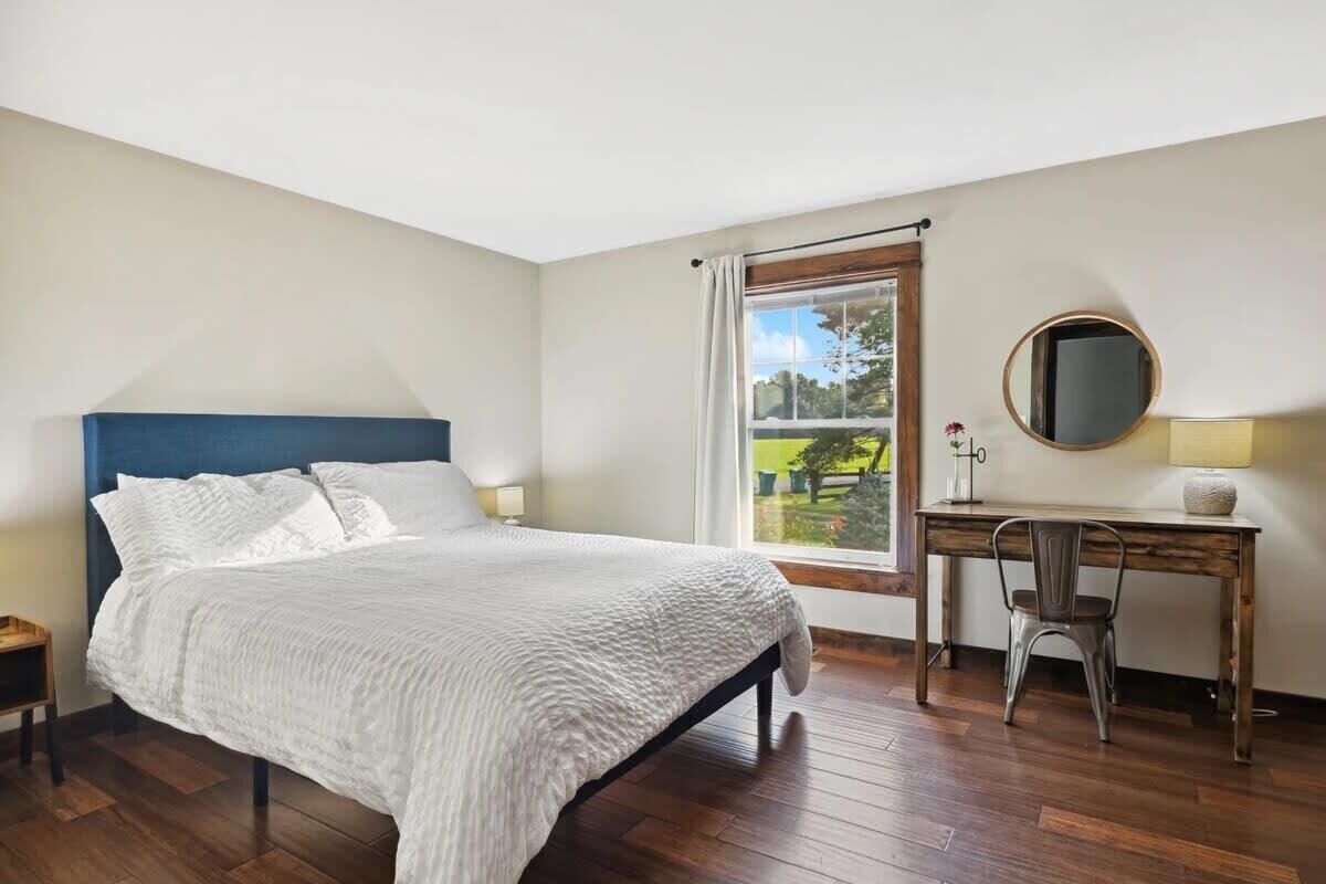5 habitaciones, escritorio, tabla de planchar con plancha y wifi 