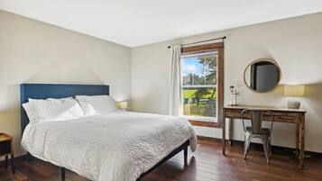 5 habitaciones, escritorio, tabla de planchar con plancha y wifi