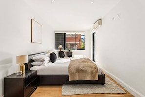 2 bedrooms, desk, iron/ironing board, free WiFi