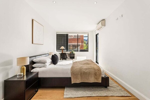 2 bedrooms, desk, iron/ironing board, free WiFi