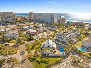 Exterior - Ocean Views, Pool, Free Tiki Cruise! | Beach Barn (Destin)