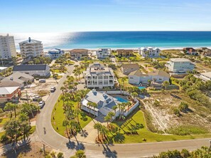 Exterior - Ocean Views, Pool, Free Tiki Cruise! | Beach Barn (Destin)