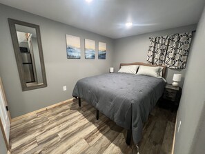 2 bedrooms, WiFi, bed sheets - Quaint cozy cabin getaway near Hatcher Pass, Clear Night Cabin A (Wasilla)