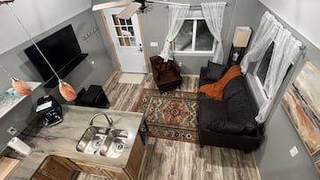 Smart TV y chimenea