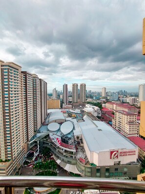 Standard Apartment | Terrace/patio - Manila Bay City View Room with Free Pool (Manila)