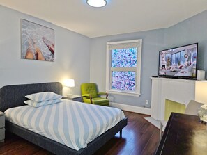 Desk, soundproofing, free WiFi - Winnipeg Holiday (Winnipeg)