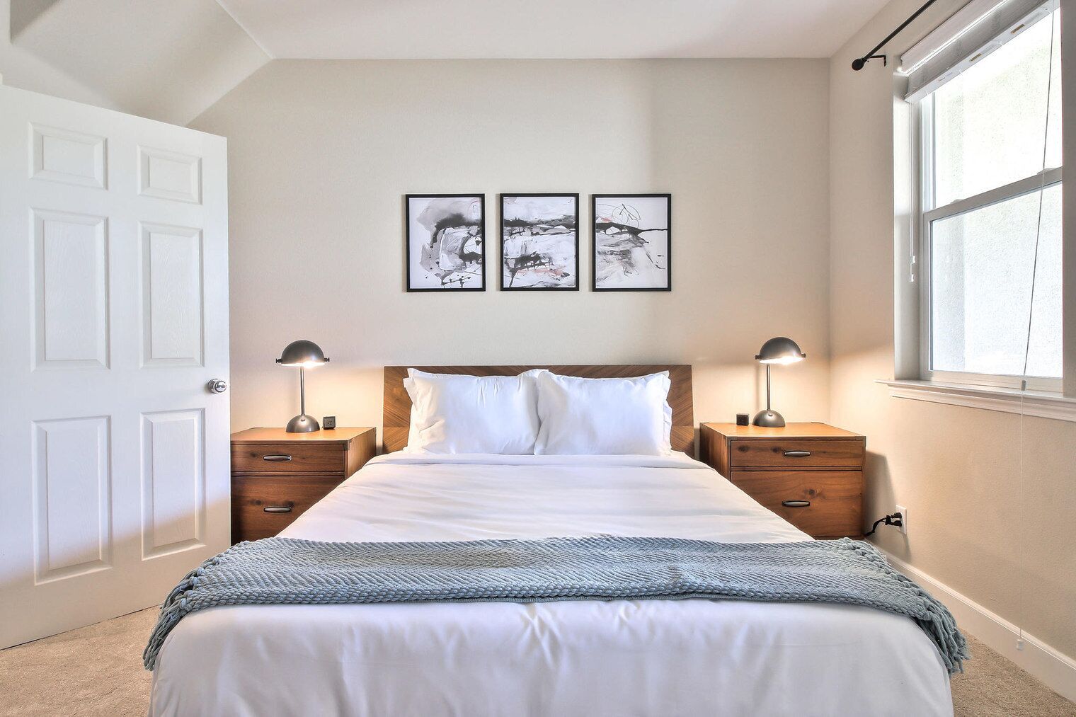 3 bedrooms, iron/ironing board, WiFi, bed sheets