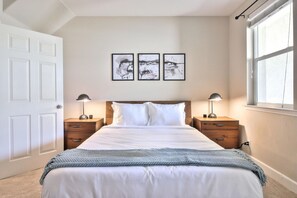 3 عدّة غرف نوم ومكواة/لوح كي وواي فاي وملاءات أسرّة