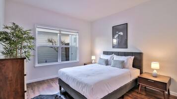 2 bedrooms, iron/ironing board, WiFi, bed sheets