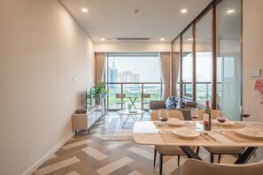 Honeymoon Suite, 1 Bedroom, Business Lounge Access (Free Visa) | View from room