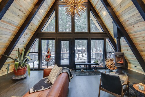 Stunning A-Frame Cabin, Steps to Clark Fork River