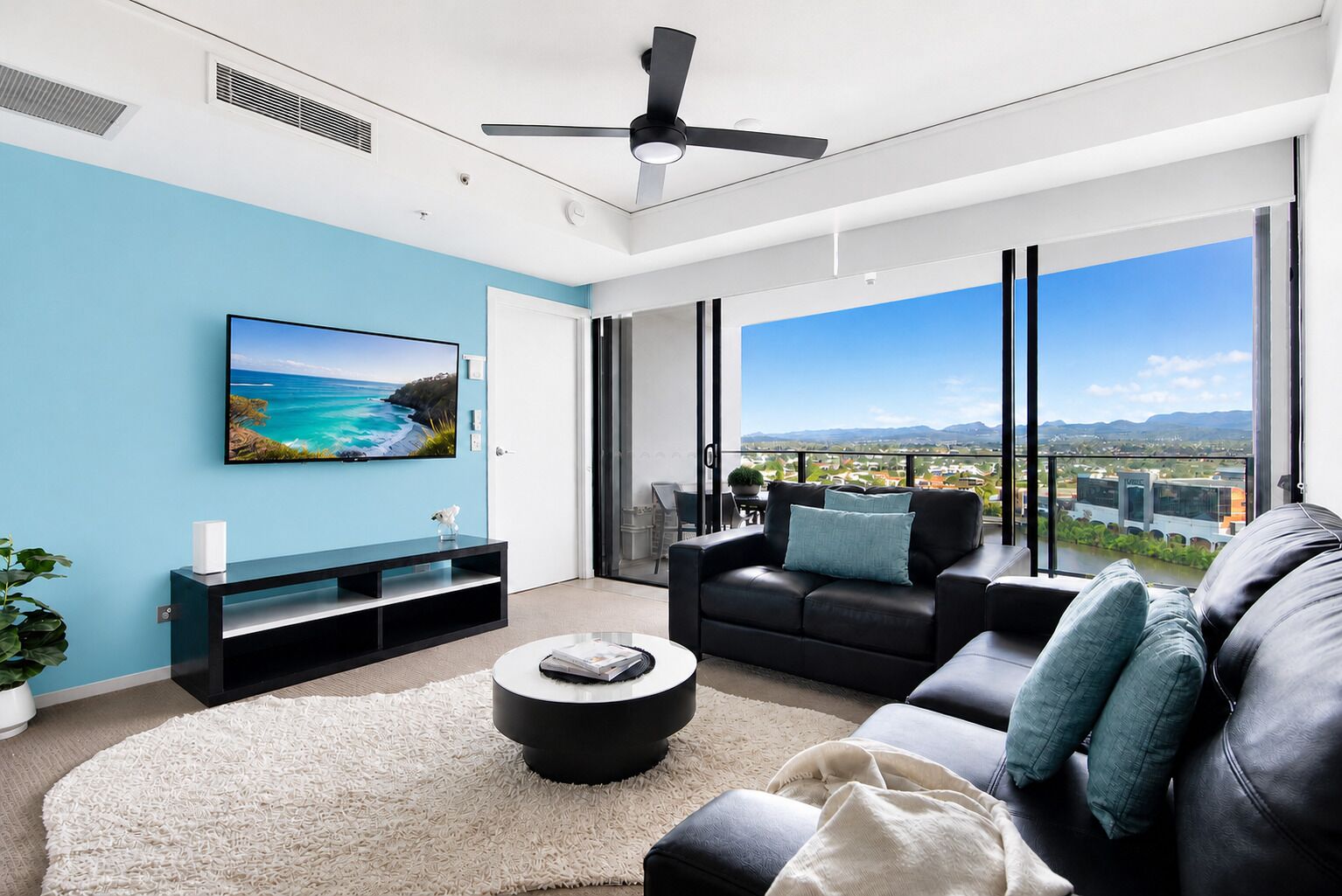 1 Bedroom 1 Bathroom - Hinterland View - Level 15 Apartment | Living area