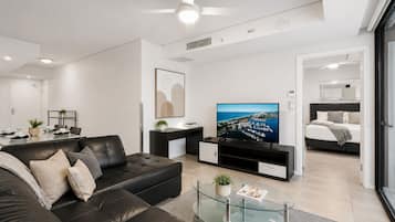 1 Bedroom 1 Bathroom - Hinterland View - Level 7 Apartment | Living area