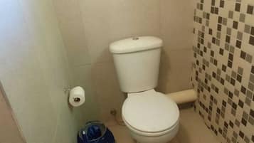 Deluxe Apartment | Bathroom