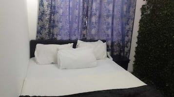 1 habitación, tabla de planchar con plancha y wifi gratis