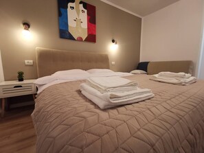 1 bedroom, iron/ironing board, WiFi, bed sheets - Aldira Studio Arena Nationala (București)