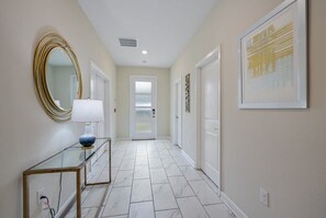 Interior - Charming Home, Ideal Location, Spacious, Game Room (Kissimmee)