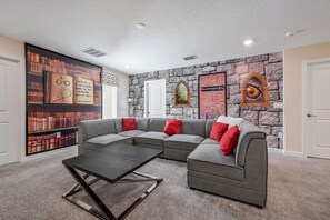 Interior - Charming Home, Ideal Location, Spacious, Game Room (Kissimmee)