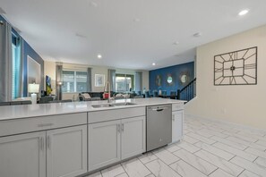 Interior - Charming Home, Ideal Location, Spacious, Game Room (Kissimmee)