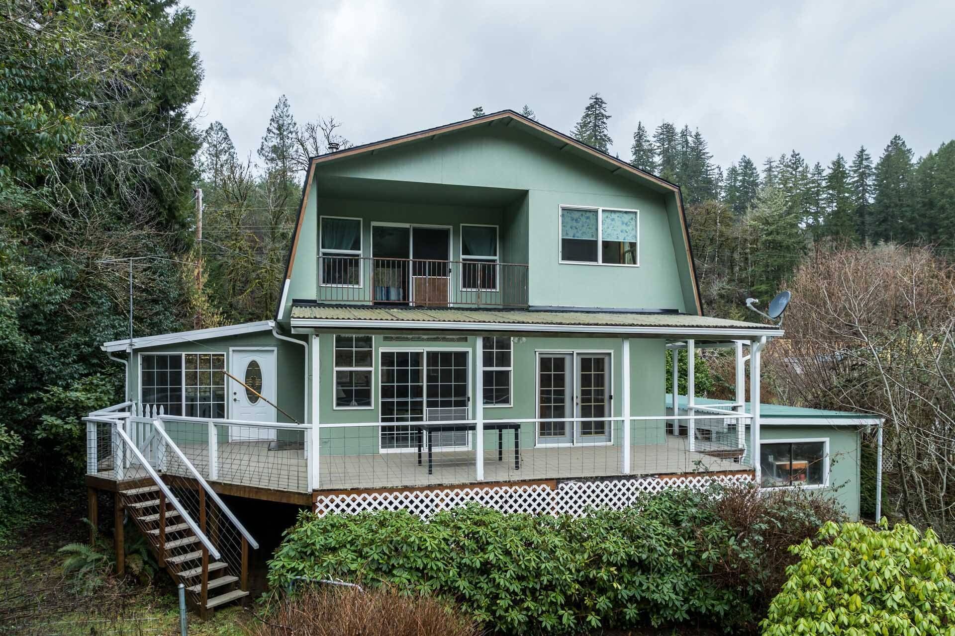 New Listing! River front home with private dock