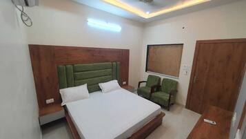 Kamar Deluks | 1 kamar tidur dan dilengkapi dengan perabotan berbeda-beda