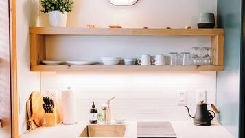 雪櫃、微波爐、爐具、咖啡機/沖茶器