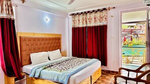 Deluxe Hill View Room | Free WiFi, bed sheets - Royal Selection (Manali)
