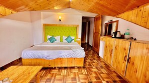 Family Valley view Room with Balcony | Truy cập Internet không dây miễn phí, bộ trải giường