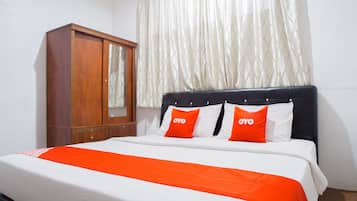 Deluxe Double Room, 1 King Bed | Laptop workspace, free WiFi, bed sheets