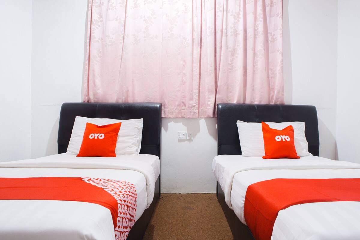 Suite Keluarga | Ruang kerja ramah laptop, Wi-Fi gratis, dan seprai linen