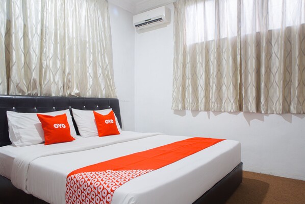 Deluxe dubbelrum - 1 kingsize-säng | Arbetsyta för laptop, gratis wi-fi och sängkläder