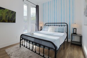 4 chambres, fer et planche à repasser, lit parapluie, Wi-Fi gratuit