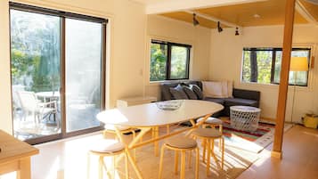 Hytte – basic, 2 soverom | Oppholdsområde