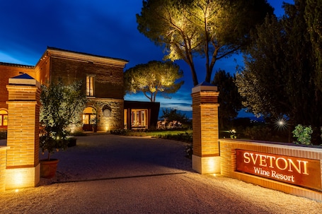 Property entrance. Villa Svetoni Wine Resort