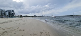 Unwind in Comfort, A Perfect Getaway Awaits Centrally Located Near All Amenities