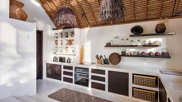 Luxury Villa, 4 Bedrooms, Private Pool | Private kitchen