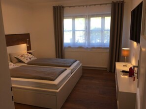 1 quarto, acesso à internet, roupa de cama
