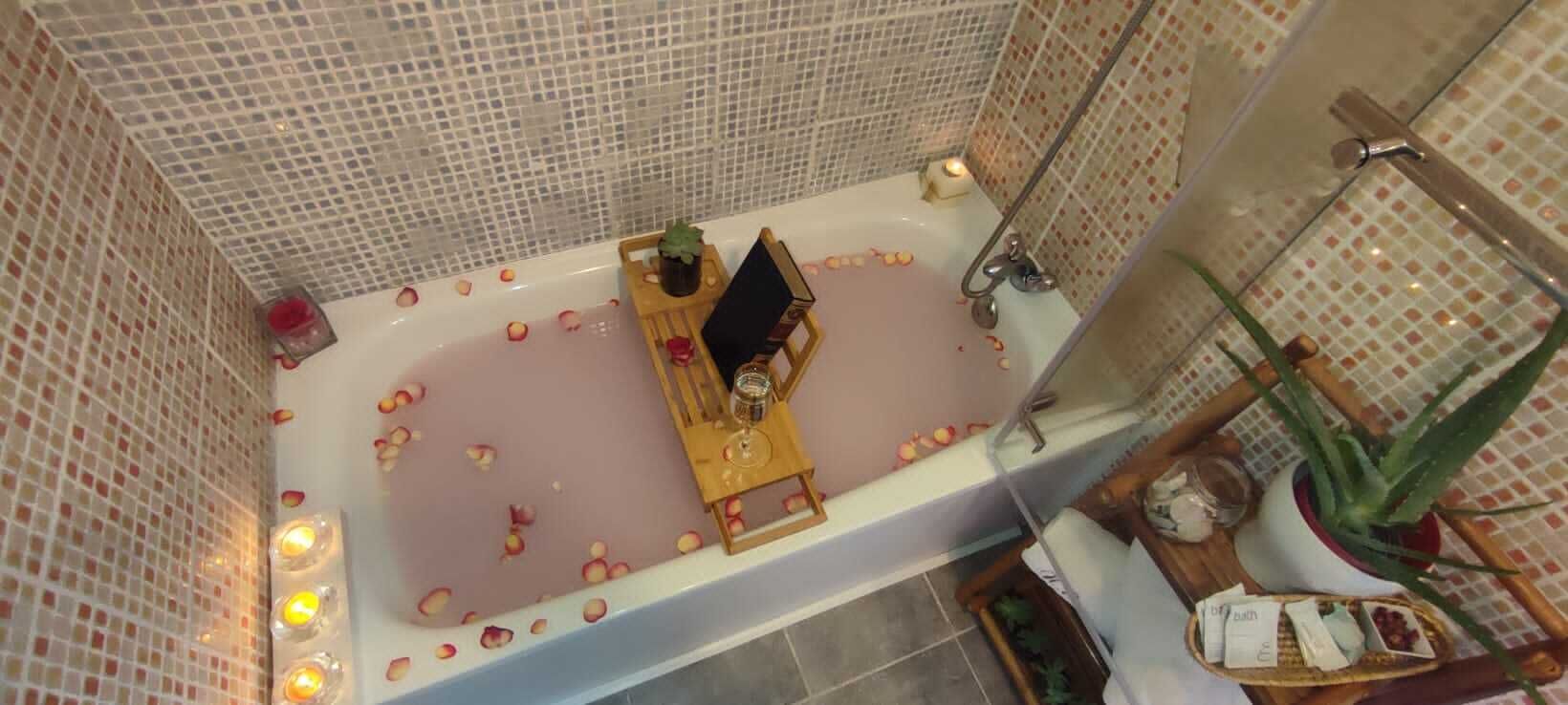 Hårføner, håndklær, såpe og sjampo