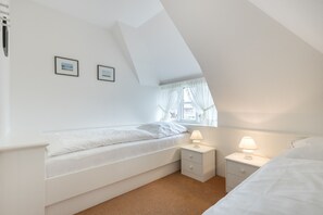 2 makuuhuonetta, silitysrauta/-lauta, ilmainen Wi-Fi, vuodevaatteet