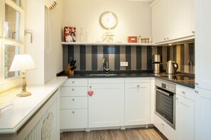 Refrigerador, horno, parrilla de estufa y lavavajillas 