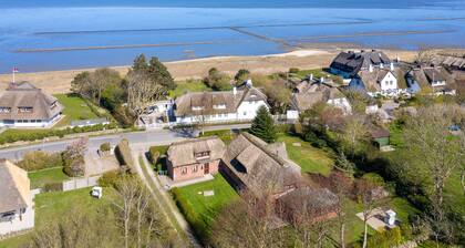 Kleine Kate - Reetgedeckte Ferienwohnung Unmittelbar am Wattenmeer