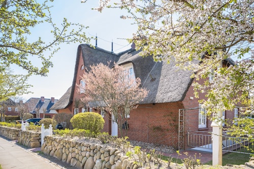 Ferienwohnung im OG und DG in Südwestlage ca. 65 m² für bis zu 3 Personen