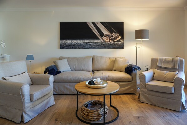 TV, DVD player, stereo - Düne - Ferienwohnung Inklusive Rundum Wohlfühlatmosphäre (Sylt / OT Keitum)