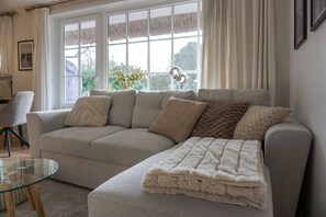 Télévision, lecteur de DVD, chaîne hi-fi