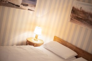 2 chambres, fer et planche à repasser, accès au Wi-Fi (inclus)