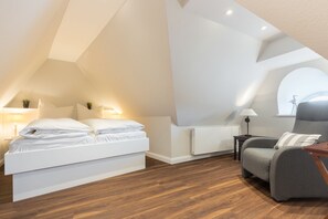 3 chambres, fer et planche à repasser, Wi-Fi gratuit, draps fournis