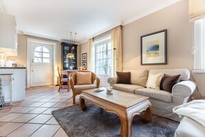 TV, fireplace, stereo