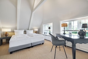 2 bedrooms, iron/ironing board, WiFi (free), bed sheets - Käptn's Hüs - generously proportioned apartment over two levels (Sylt / OT Keitum)