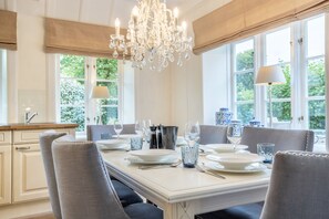 Dining - Seepferdchen - Großzügig Geschnittene Wohnung Über Zwei Ebenen (Sylt / OT Keitum)